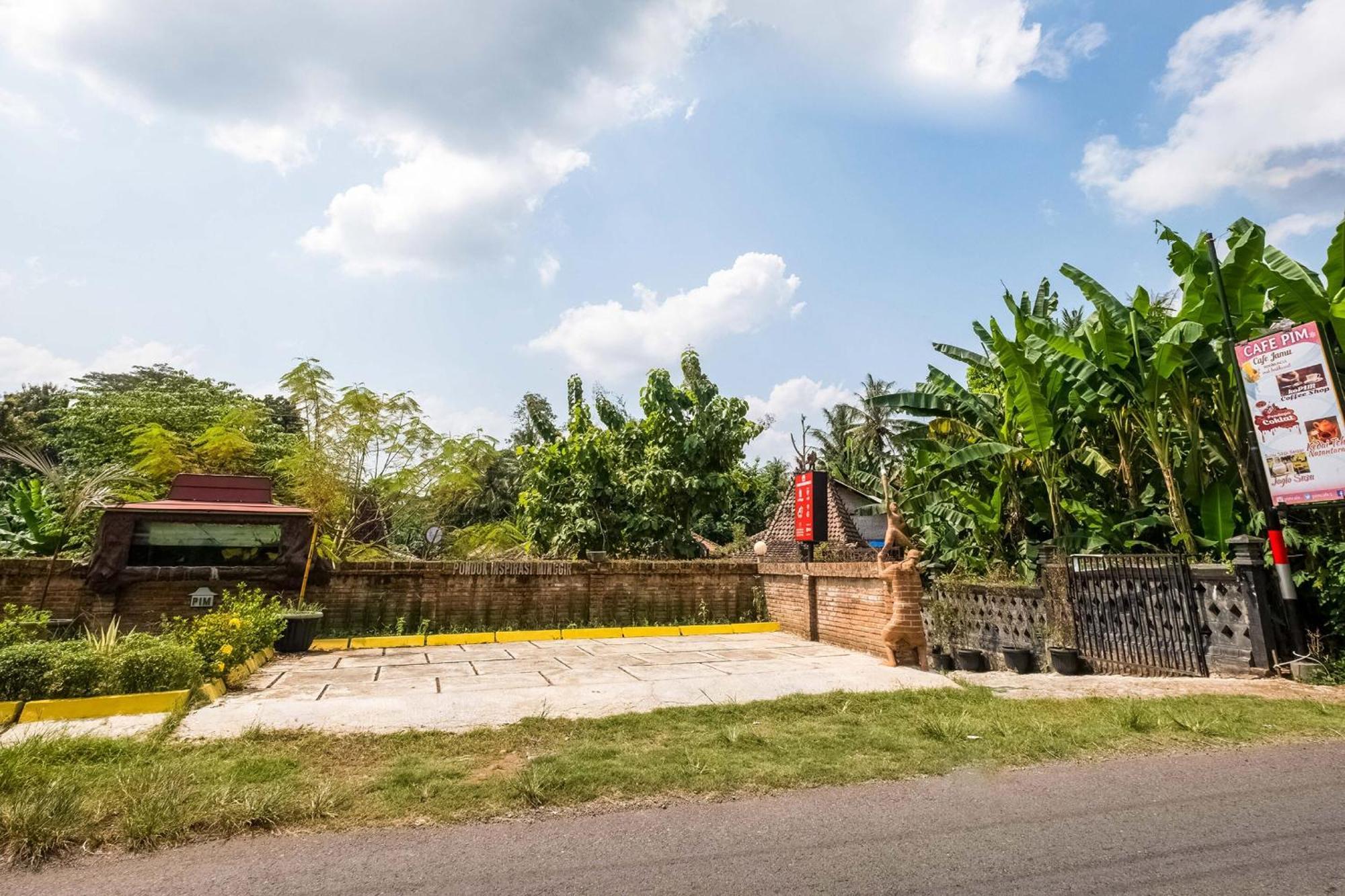 Oyo 3562 Pondok Inspirasi Minggir Klangkapang Buitenkant foto